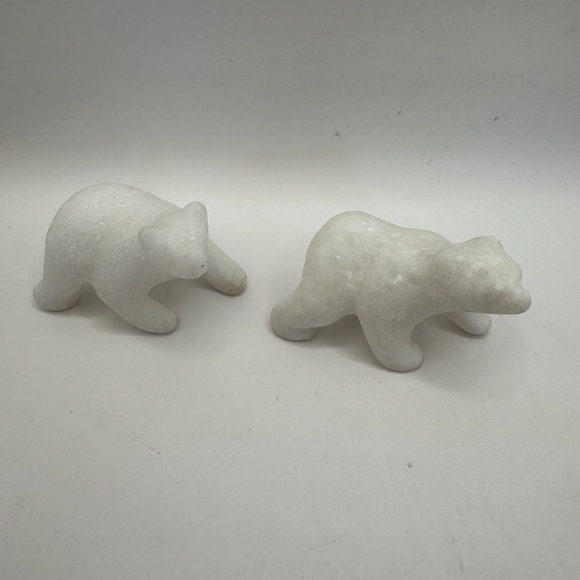 Polar Bear Family White Marble Carved Polar Bears with Jade Fish. Set of 4 EUC - Picture 9 of 11